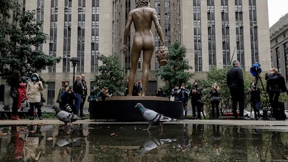 'Medusa con la cabeza de Perseo', obra del artista Luciano Garbati instalada frente al Tribunal Penal de Justicia de Nueva York.