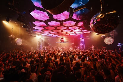 Concierto del dúo de música electrónica 'CamelPhat' en Pachá Ibiza, en una fotografía proporcionada por la compañía.