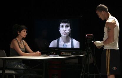Dos de los intérpretes, durante el ensayo general.