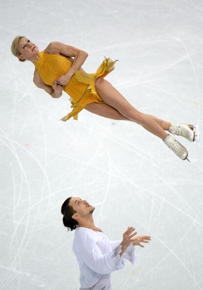 La rusa Tatiana Volosozhar y el ruso Maxim Trankov durante su prueba en Sochi 2014.