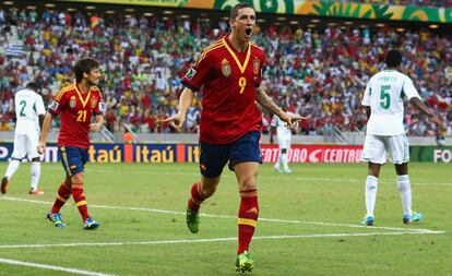 Fernando Torres celebra el segundo gol de España.
