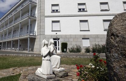 Uno de los edificios propiedad de una orden religiosa en Los Molinos. 