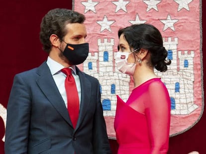 El líder del PP, Pablo Casado, junto a la presidenta de la Comunidad de Madrid, Isabel Díaz Ayuso. 