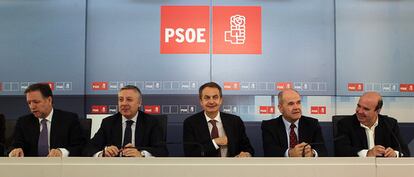 El secretario general del PSOE preside la primera reunión de Ejecutiva tras el anuncio de que no se presentará a las elecciones.