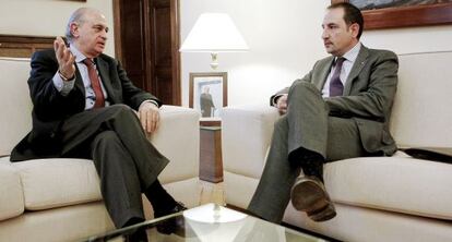 Jorge Fernández Díaz y Ramón Espadaler, este lunes en Madrid