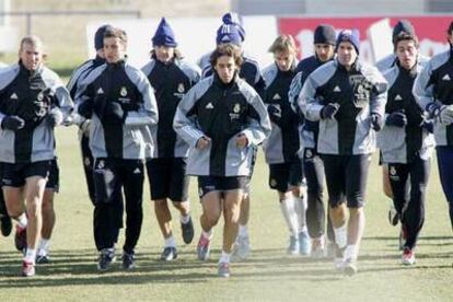 Un grupo de jugadores del Real Madrid en la Ciudad del Fútbol de Las Rozas.