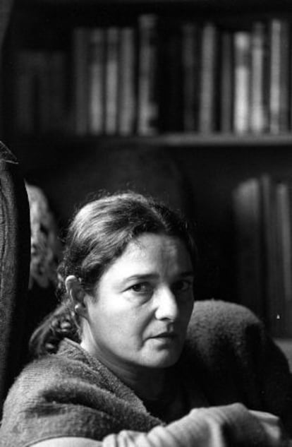 La escritora Adelaida García Morales, en 1996.