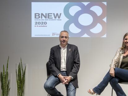 El delegado especial del Estado en el CZFB, Pere Navarro, y la directora general, Blanca Sorigué.