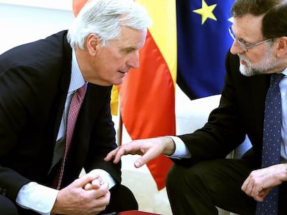 Mariano Rajoy junto a Michel Barnier.