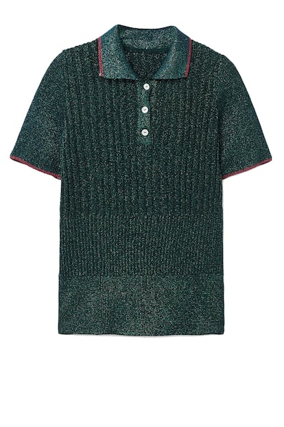 Polo con acabado brillante de Mango (29,99 euros).