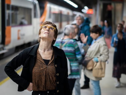 Viajeros esperando el tren en el andén en la estación de Sants, en una imagen de archivo.