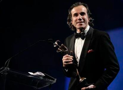 Daniel Day-Lewis, con el premio al mejor actor por <i>There will be blood  </i>en el Festival de Palm Spring.