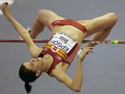 Ruth Beitia, durante uno de sus saltos