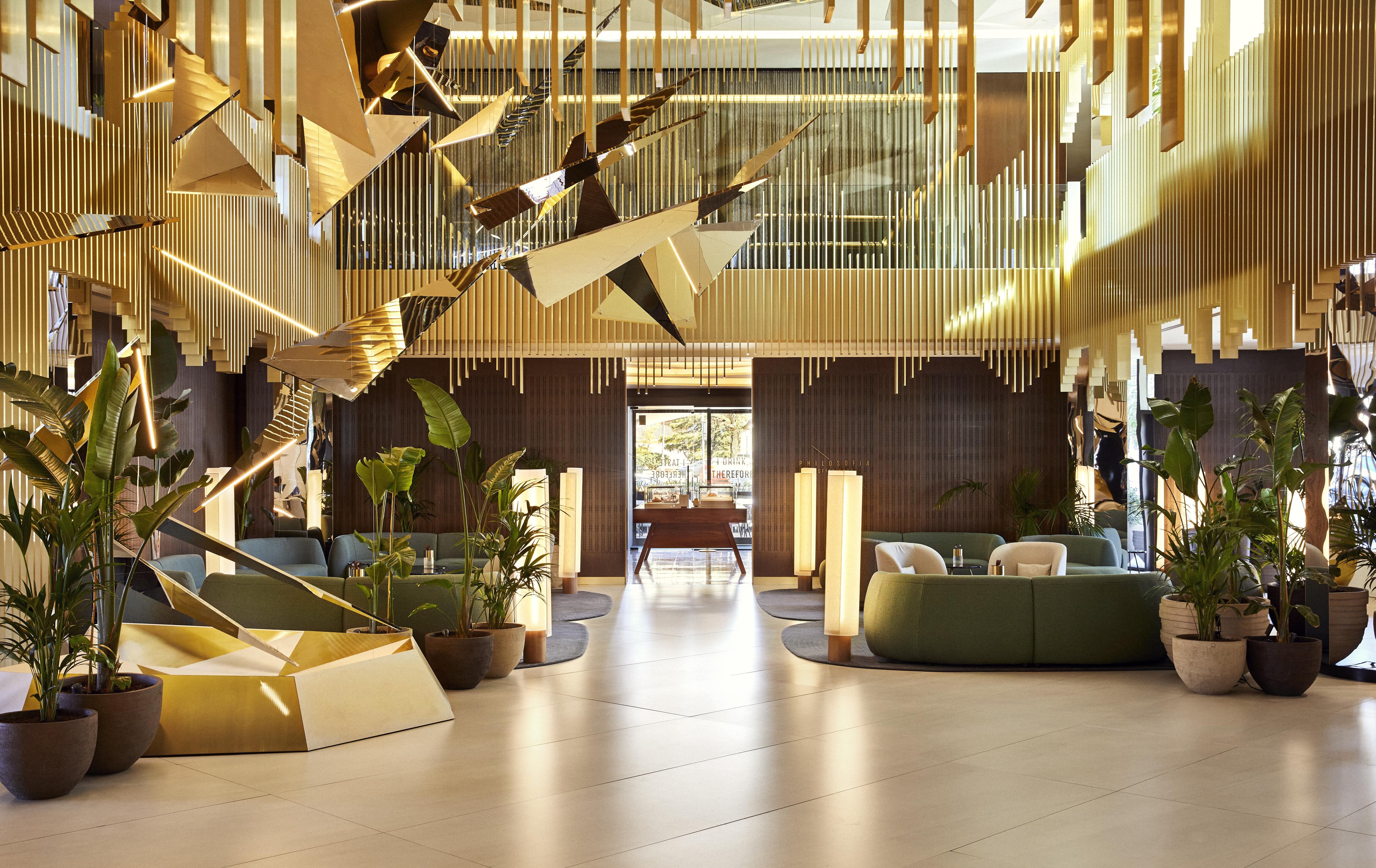 Blasson y Axa ponen a la venta el hotel Sofía de Barcelona por 300 millones