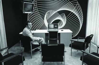 En esta oficina de Los Ángeles de los años setenta el sistema de seguridad era a prueba de espías (de tercera).