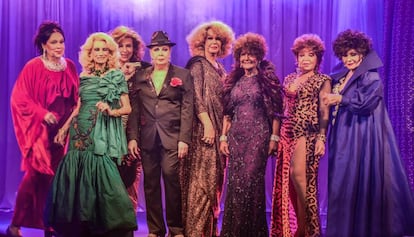 As travestis Brigitte de Búzios, Camille K, Divina Valéria, Rogéria, Jane Di Castro, Fujika de Halliday, Eloína dos Leopardos e Marquesa.