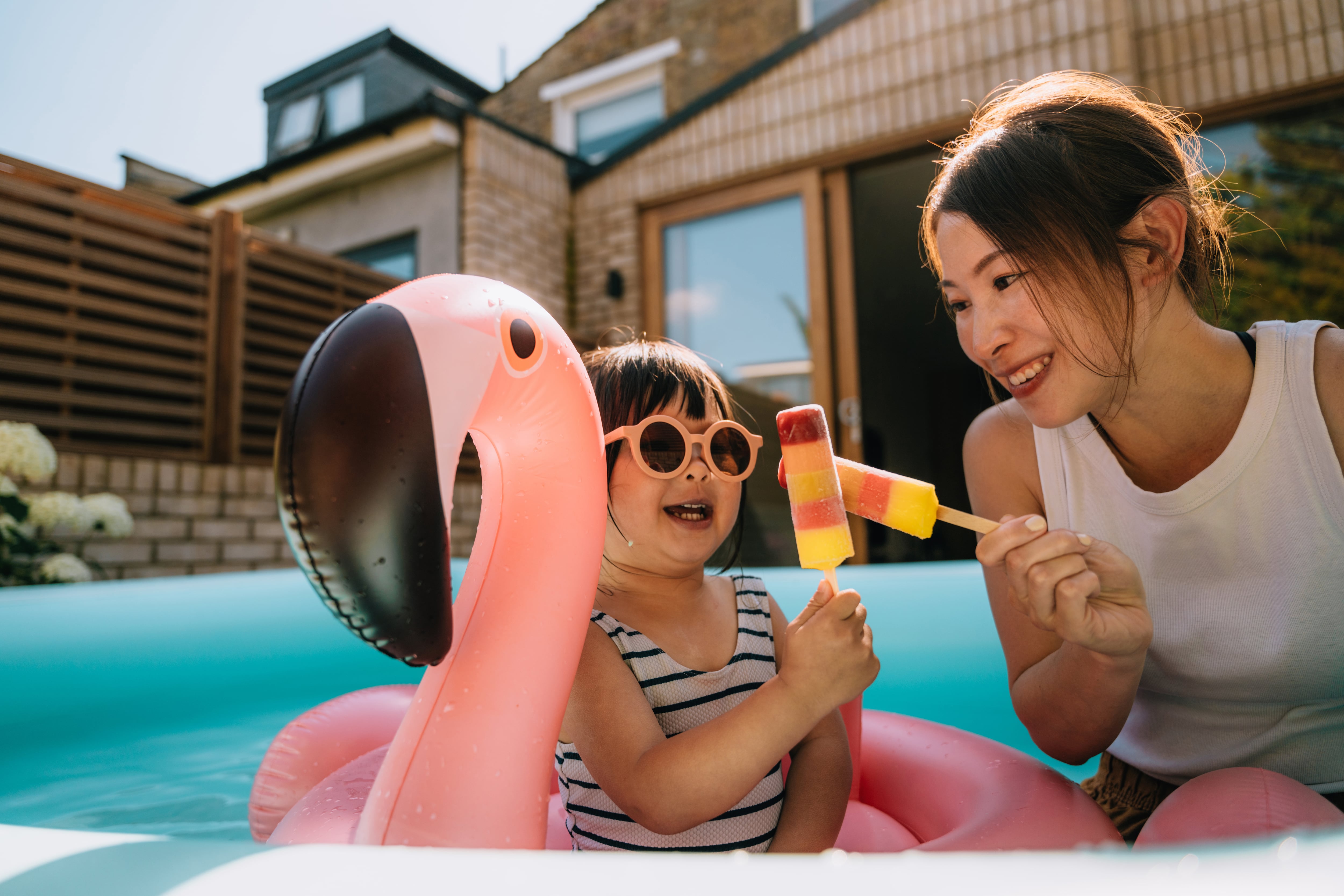 Spa casero, experimentos en el salón y crear una cápsula del tiempo: planes baratos para hacer con niños este verano