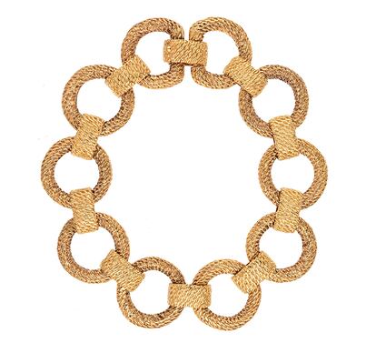 Collar de Balenciaga. Todas las joyas estarán a la venta en Vestiaire Collective a partir del 15 de noviembre.