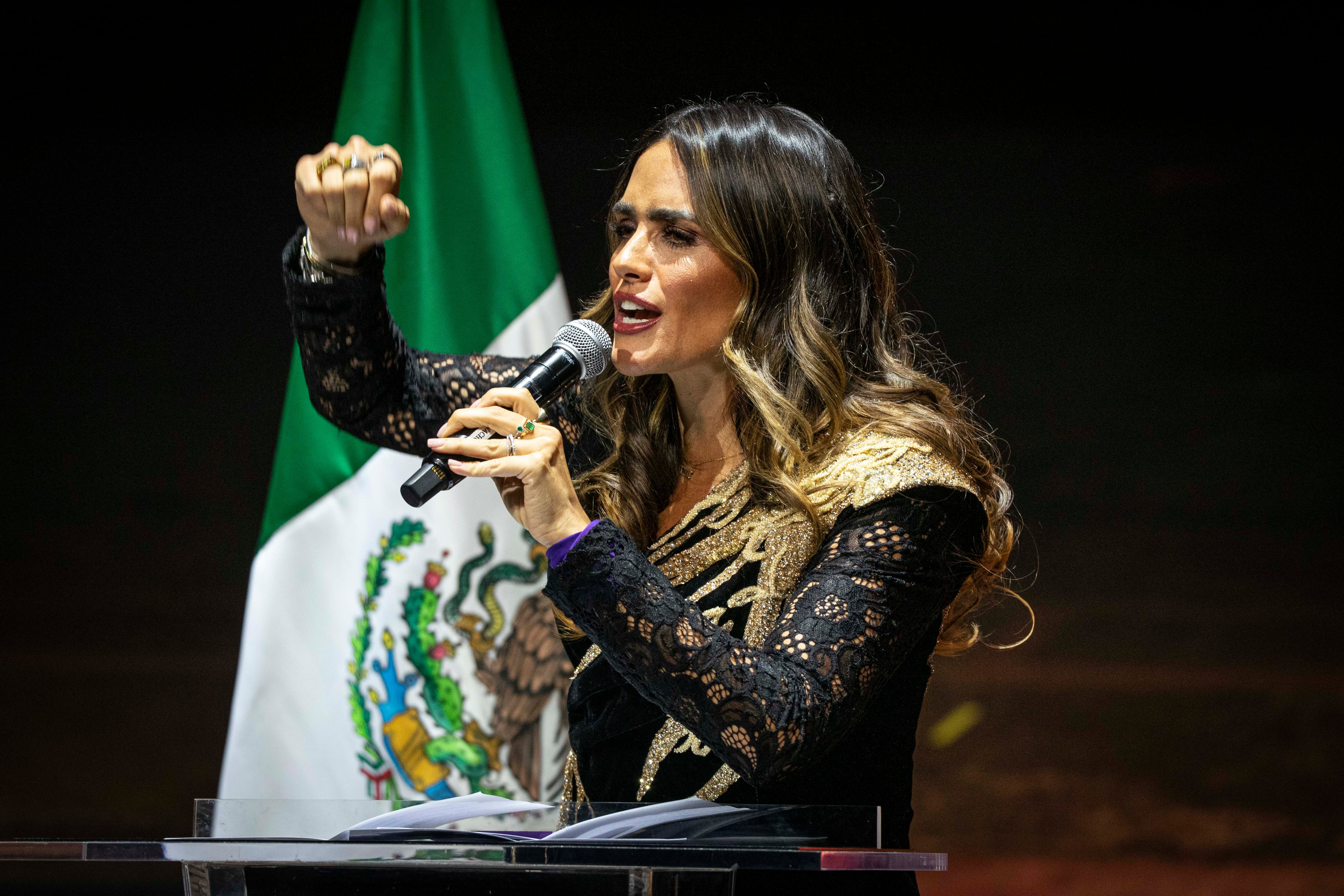 Alessandra Rojo de la Vega habla en el evento de este lunes.