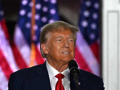 El expresidente estadounidense Donald Trump pronuncia un discurso en el Trump National Golf Club Bedminster en Bedminster, Nueva Jersey, el 13 de junio de 2023.
