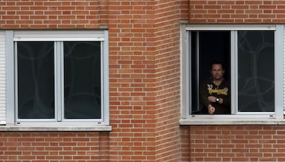 Teresa Romero’s husband, Javier Limón, in Carlos III Hospital on Monday.