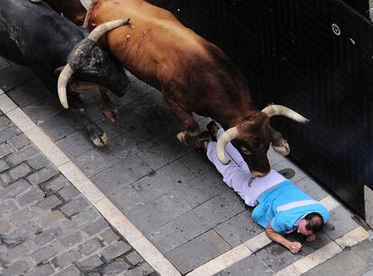 Los toros de la ganadería de Miura han protagonizado el último encierro de los Sanfermines 2016.