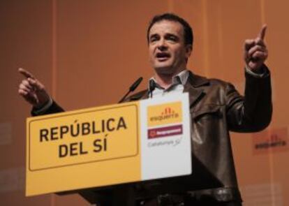 Alfred Bosch, cabeza de lista de ERC durante un mitin de campaña.