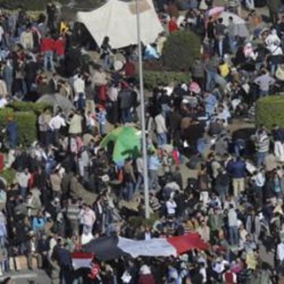 Manifestantes en la plaza Tahrir (Liberación) en El Cairo