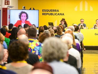 La secretaria general de ERC, Marta Rovira, durante su intervención ayer en la reunión del Consell Nacional de los republicanos en Barcelona mediante conexión telemática.