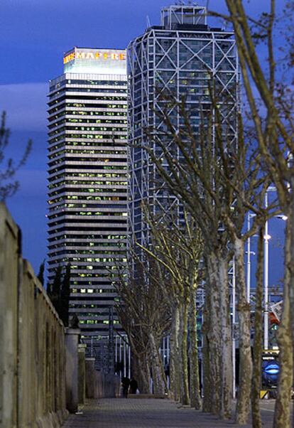 El hotel Arts y la torre de Mapfre en Barcelona.