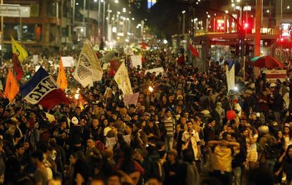 Manifestación este jueves en Bogotá contra la violencia en el departamento del Cauca.