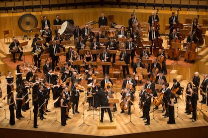 Teodor Currentzis y musicAeterna durante su concierto, el viernes en Zaragoza