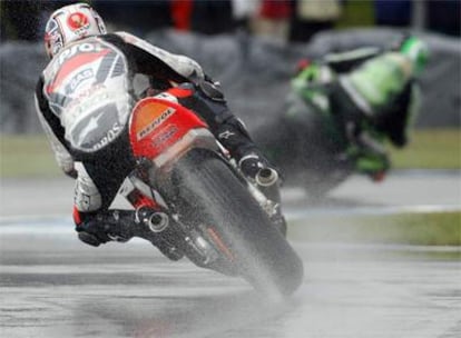 La lluvia ha protagonizado los entrenamientos en Gran Breta?a