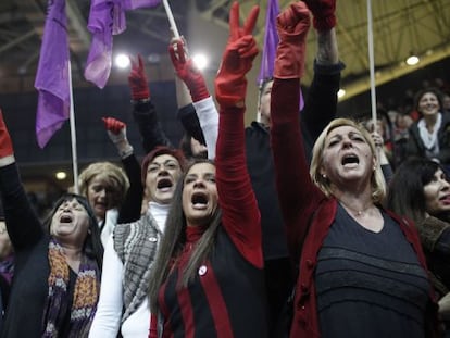 Faxineiras protestam em Atenas.