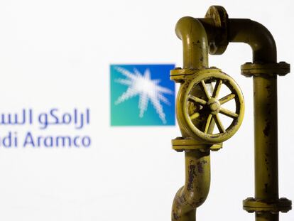 FILE PHOTO: A 3D printed natural gas pipeline is placed in front of displayed Saudi Aramco logo in this illustration taken February 8, 2022. REUTERS/Dado Ruvic/Illustration/File Photo