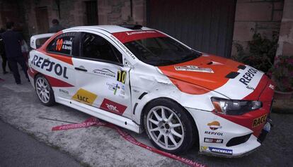 El coche del Rally de Cantabria causante del accidente.