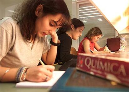 Alumnas de este curso del Instituto Químico de Sarriá.