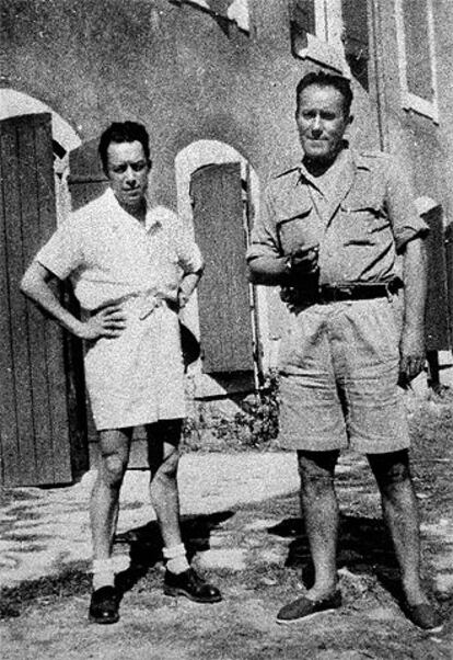 René Char (a la derecha) con Albert Camus, en una fotografía tomada en L&#39;Isle-sur-Sorgue en 1942.