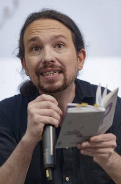 Podemos leader Pablo Iglesias presenting his campaign platform.