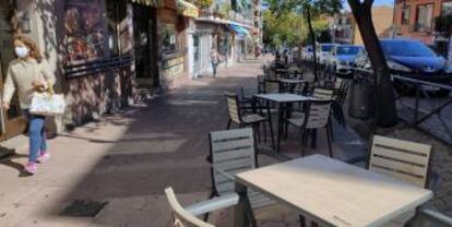 Vista de una terraza vacía en la localidad madrileña de Alcobendas.