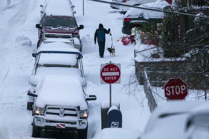 La nieve cubre las calles de Filadelfia.