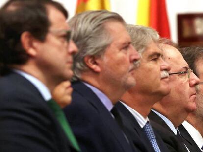 Mariano Rajoy junto a Juan Vicente Herrera y miembros del Gobierno en Salamanca.