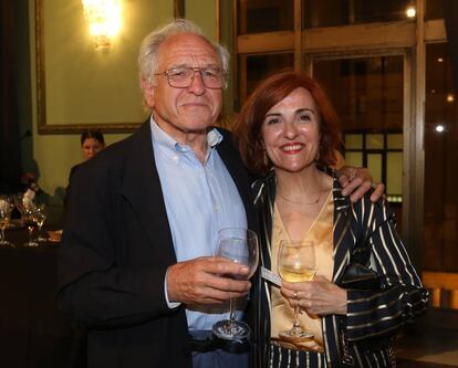 La periodista y escritora Elvira Lindo y José Álvarez Junco, historiador.