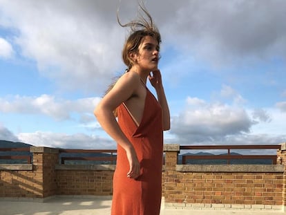 Aumenta el número de mujeres que deja crecer su vello natural (y #JanuHairy es su hashtag)