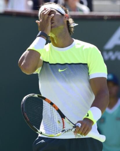 Nadal se lamenta tras fallar un punto durante el duelo contra Raonic.