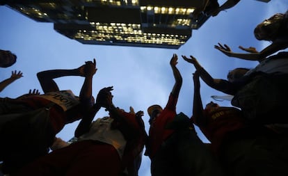 Manifestação diante da sede da Petrobras, no Rio. Um dos motes do ato da sexta foi a defesa da estatal.