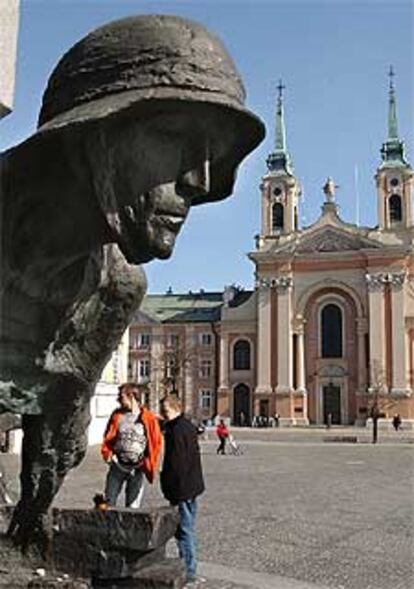 Monumento al levantamiento de Varsovia en 1944 contra la ocupación nazi.