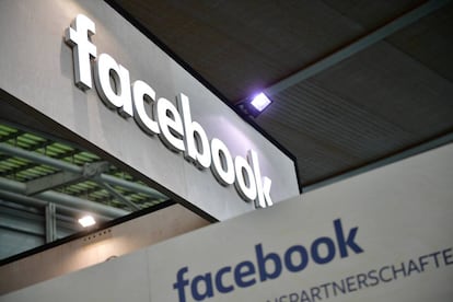 Logotipo do Facebook na feira CEBIT, em Hannover, na terça-feira desta semana