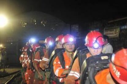 Imagen de un equipo de rescate en una mina china. EFE/Archivo