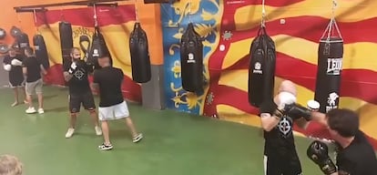 Imágenes del último entrenamiento organizado por España 2000 en un gimnasio del área metropolitana de Valencia el pasado junio. 